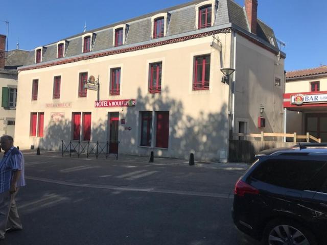 La Boule D'Or Hotel Pouzauges Exterior foto